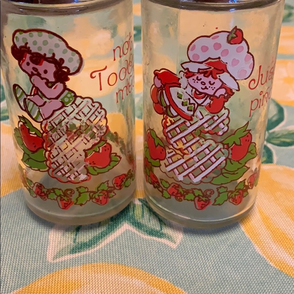 Vintage StrawberryShortcake salt n pepper shakers